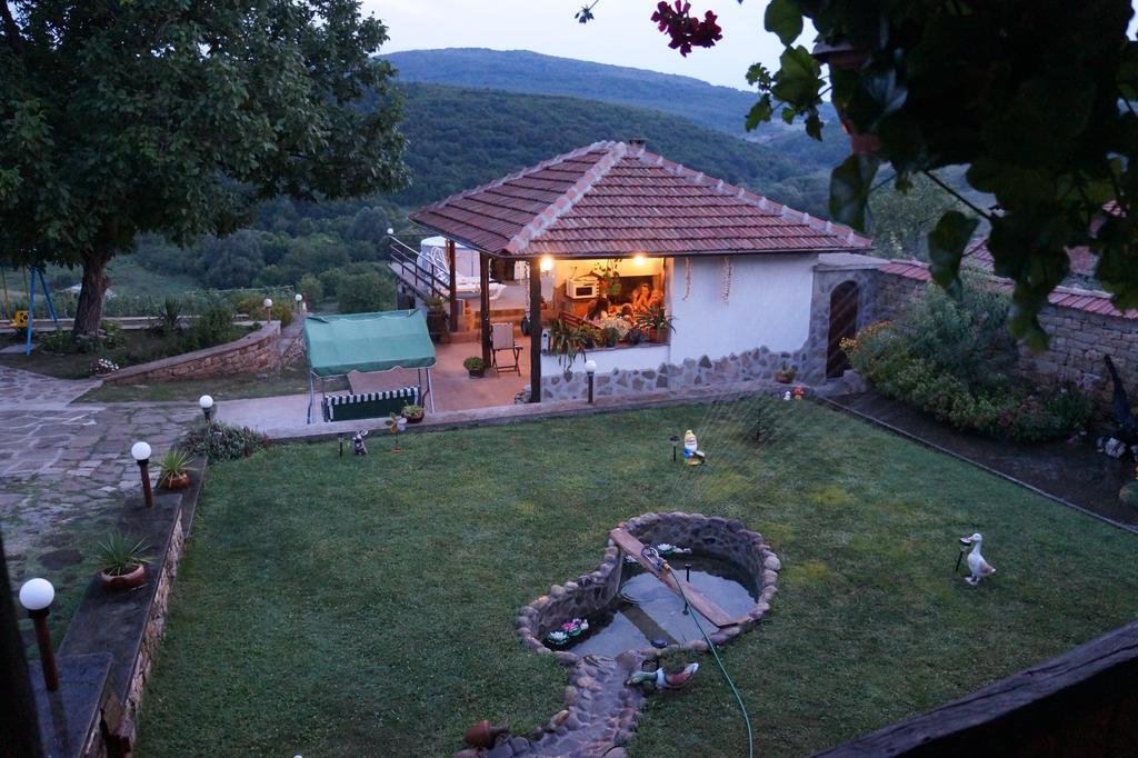 Вилла Bella House Hlevene Экстерьер фото